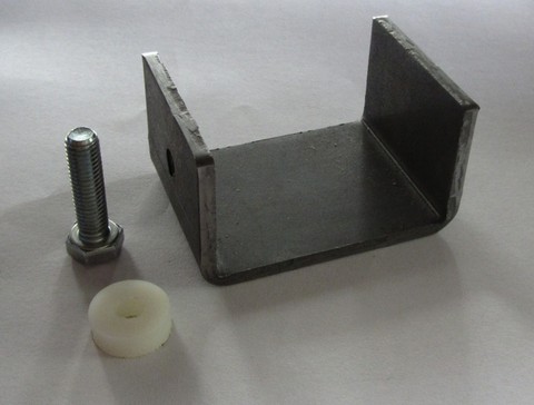 étrier d'assemblage, système pour relier 2 sommiers